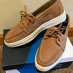 NWT Speery plushstep.